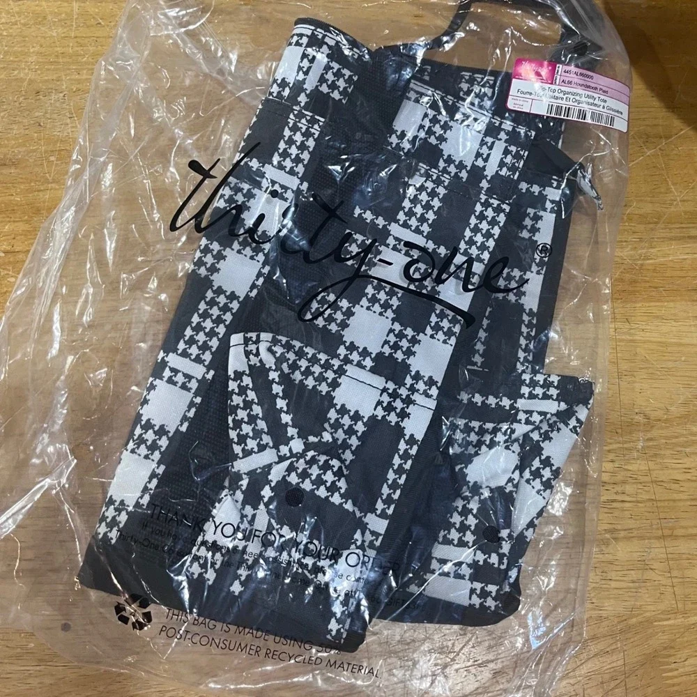 Thirty-One Zip-Top Organizing Utility Tote Houndstooth Plaid Black White 51AL660